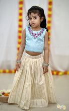 Vennilla - Hand Embroidered Ethnic Set