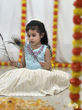 Vennilla - Hand Embroidered Ethnic Set