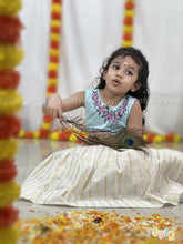 Vennilla - Hand Embroidered Ethnic Set