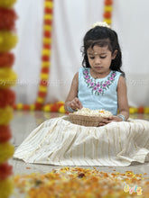 Vennilla - Hand Embroidered Ethnic Set