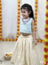 Vennilla - Hand Embroidered Ethnic Set
